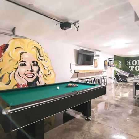 Honky Tonk Game Room With Rooftop Deck